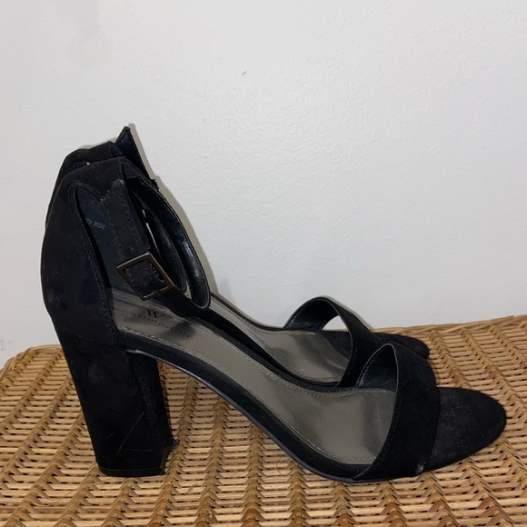 Worthington strappy black sandal heel - Picture 2 of 3